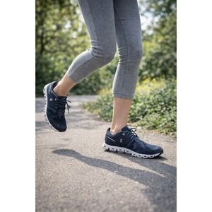 On Cloud Women's Black Athletic Running Sneakers size 8